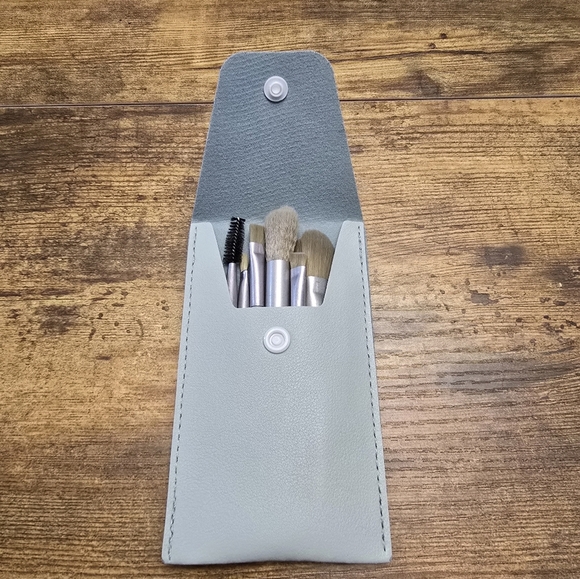 New Portable light blue Makeup Brush Set of 8 with Case - Picture 8 of 8